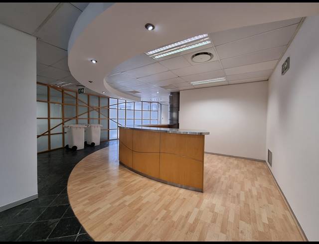 1,029M² OFFICE TO LET IN CENTURY CITY